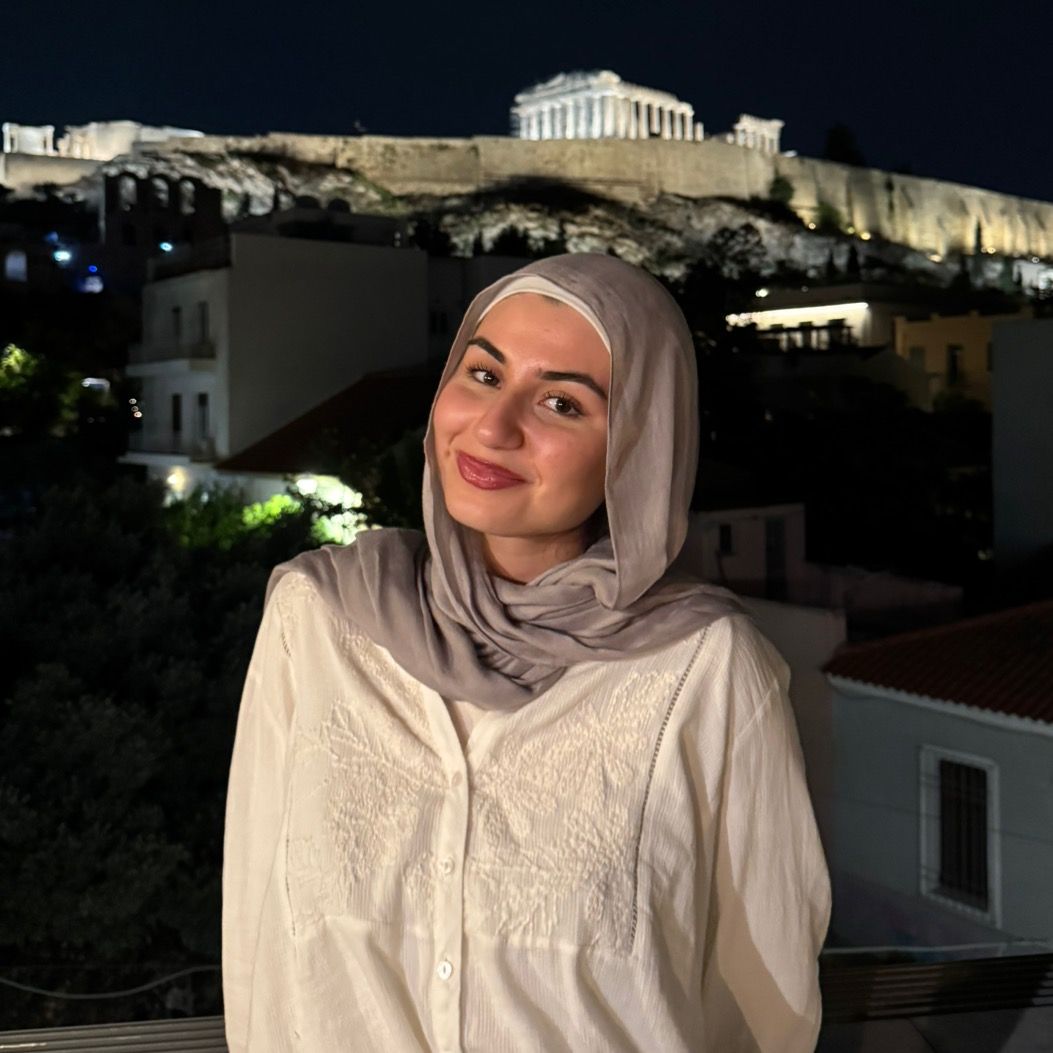 Maya | Dental Student