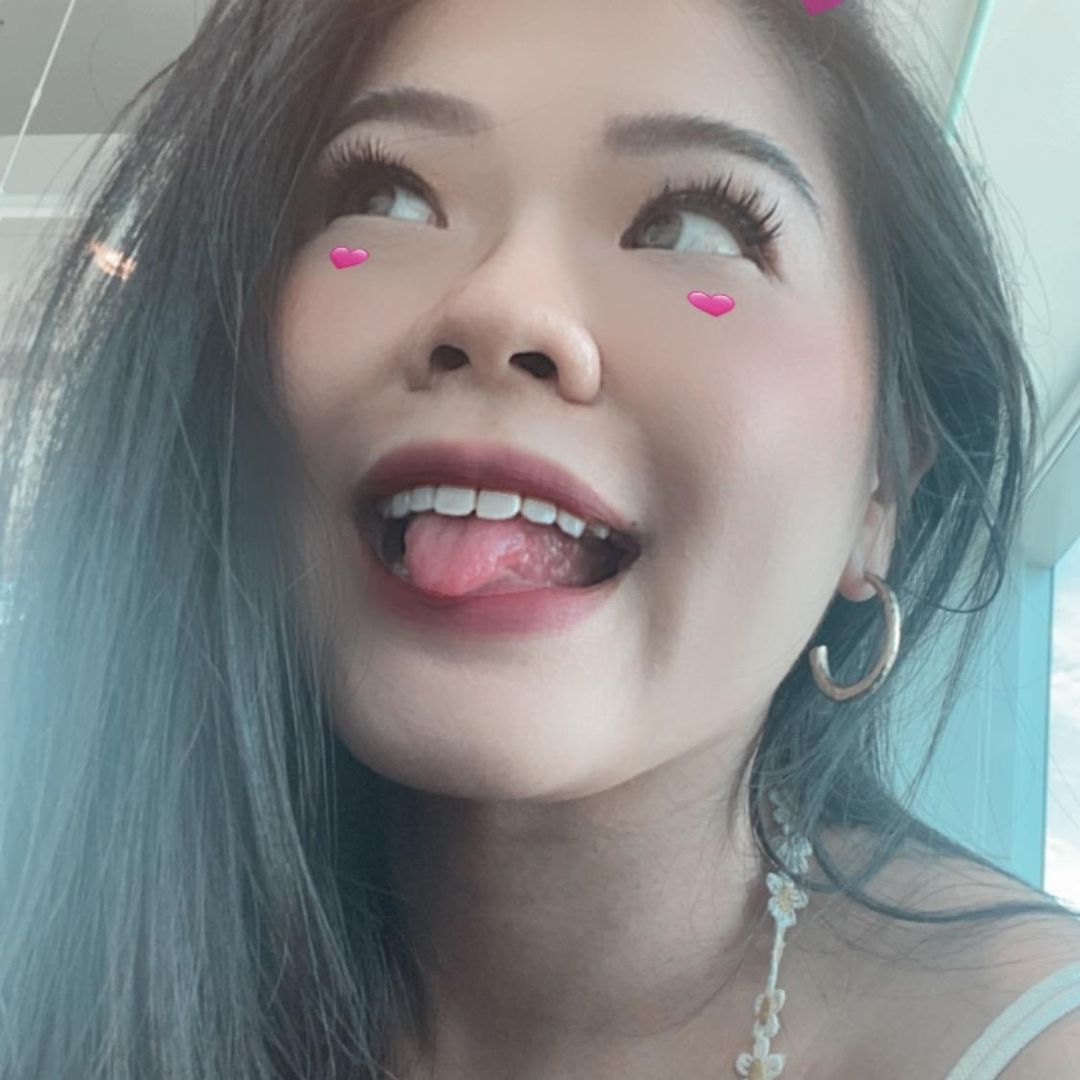 miko ➜ 🇸🇬 sg girl in 🇷🇪🌴