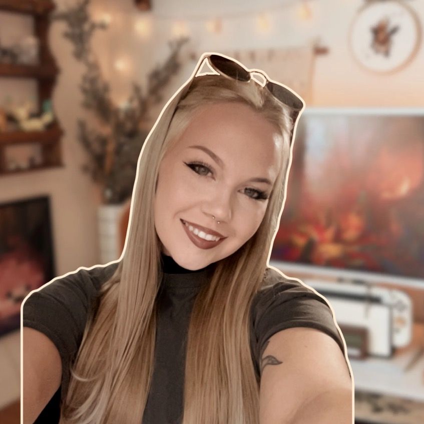 jacee 🕯️ cozy living & games