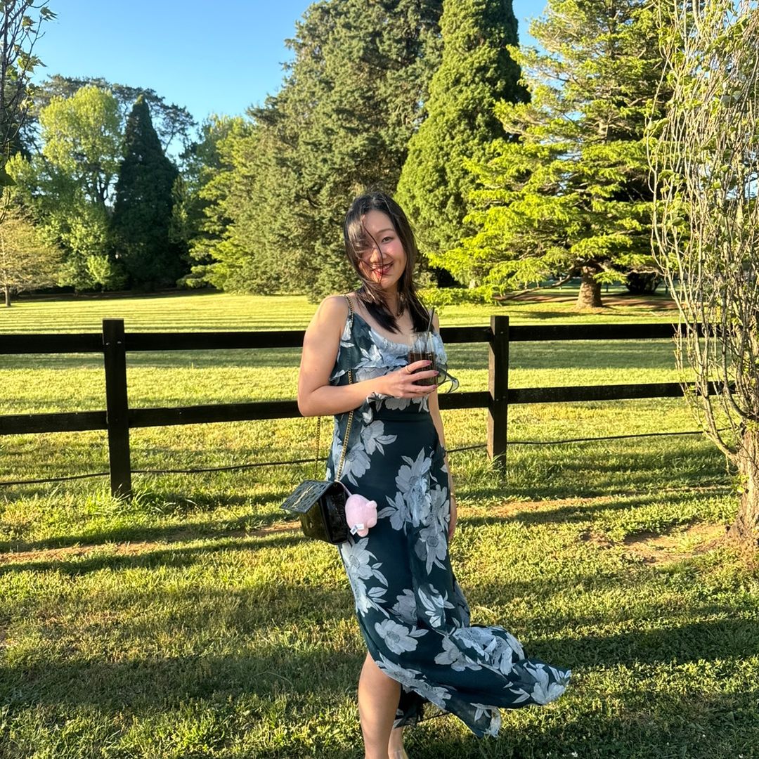 vivian | career, money & life